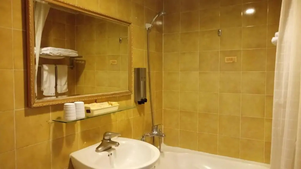 Economy room