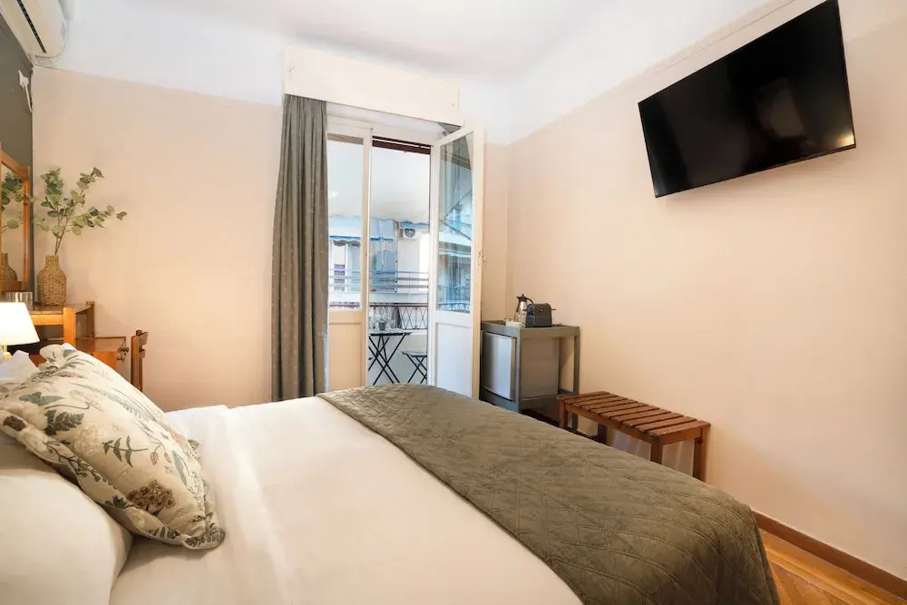 Standard Double room with balcony (full double bed)