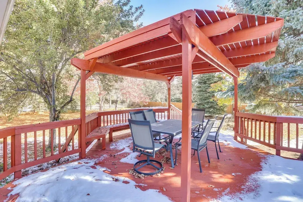 7 Mi to Downtown Denver: Lakewood Gem w/ Deck!