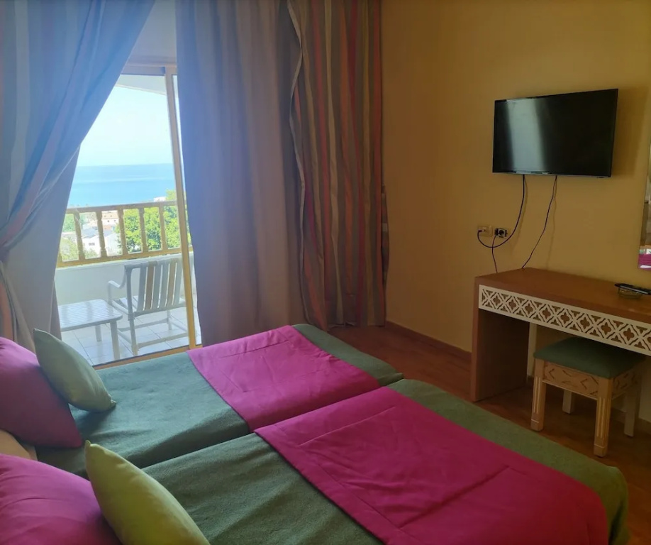 Economy room