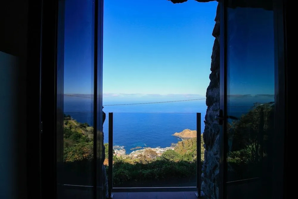 Paradise Ocean View by Analodges