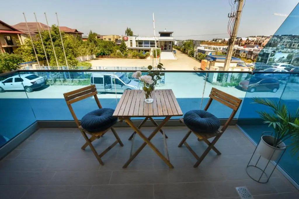 SUGAR RUSH - Modern 1BR Apt with Balcony