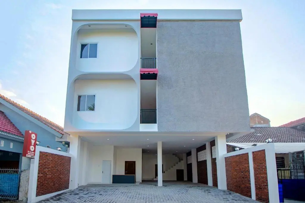 OYO 1319 88 Exclusive Residence