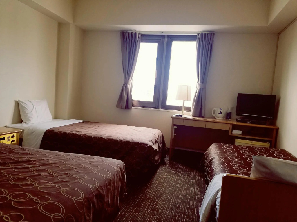 Standard Triple room