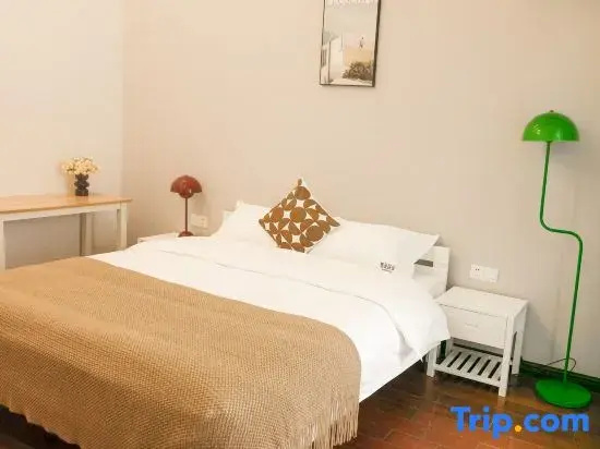 Standard Double room with balcony (full double bed)