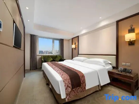 Deluxe Family Suite