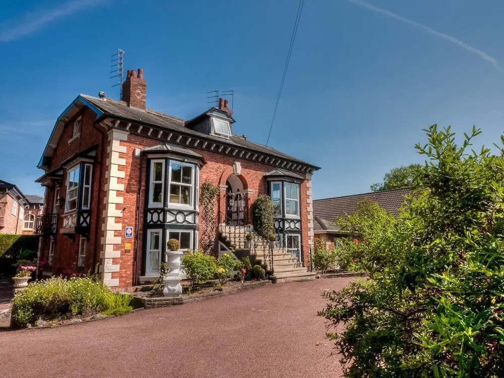 Brooklands Lodge - Bed & Breakfast