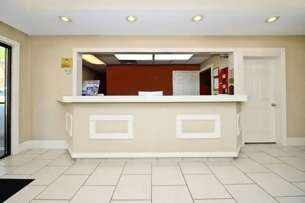 Manchester Heritage Inn And Suites