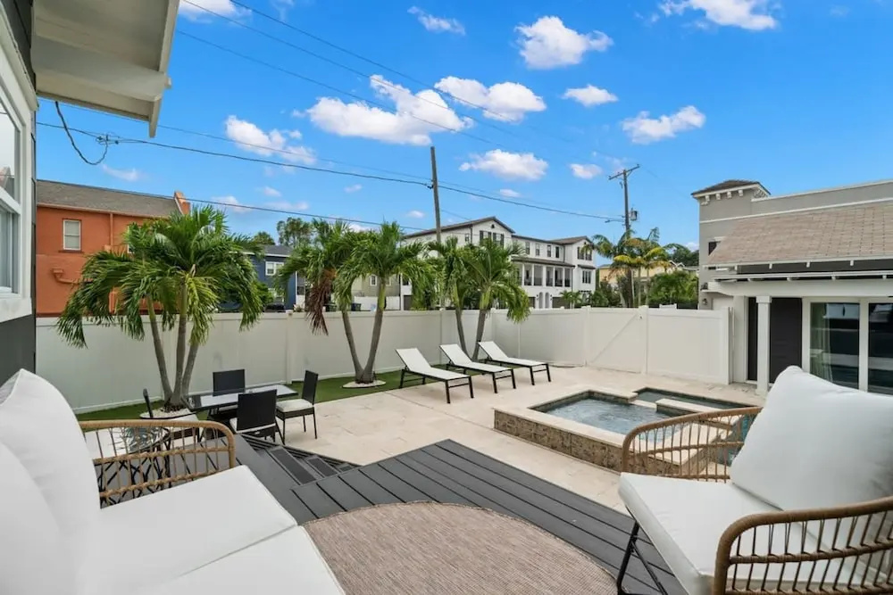 Soho Serenity by Brightwild Pool Hot Tub