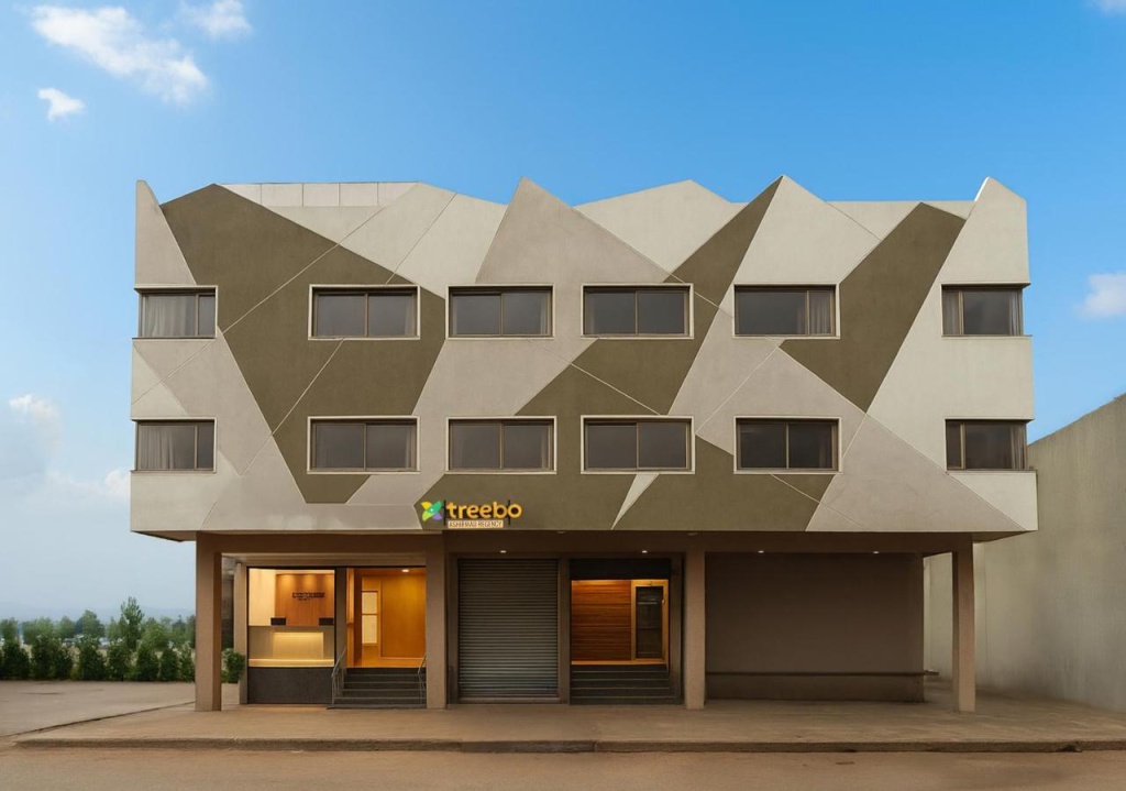 Fabhotel Ashirwad Regency in Bhopal
