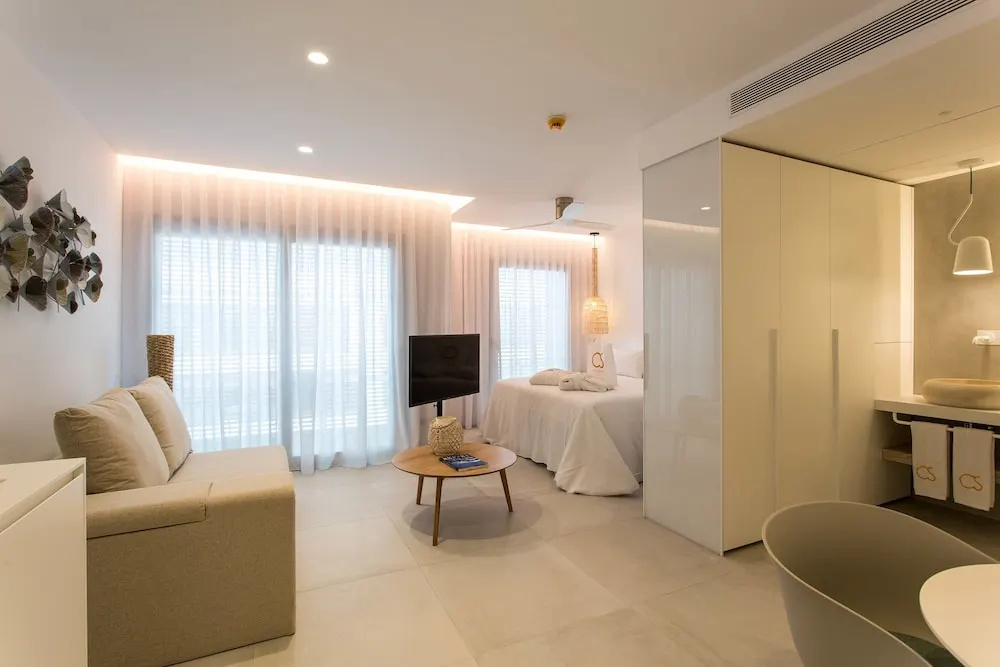 Basement Junior Suite with balcony