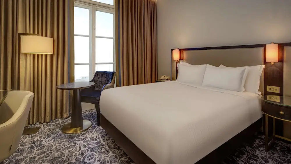 Hilton London Euston Room Type - BLOOMSBURY SUITE