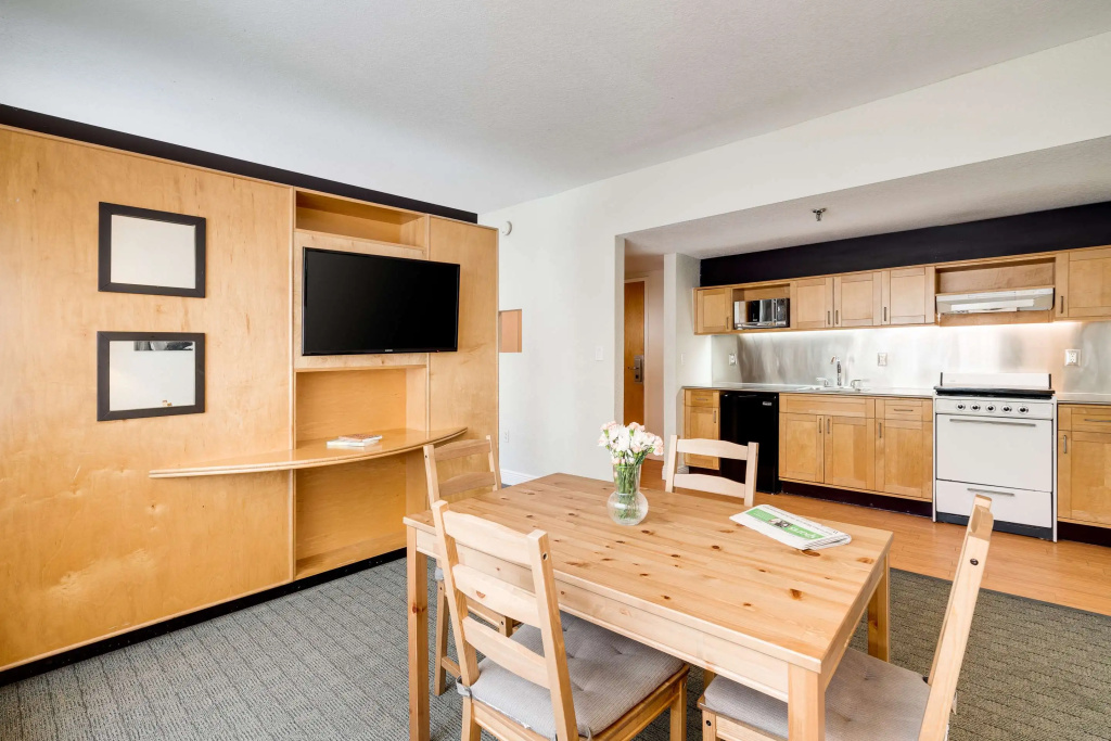 Crest Hotel Suites - Général