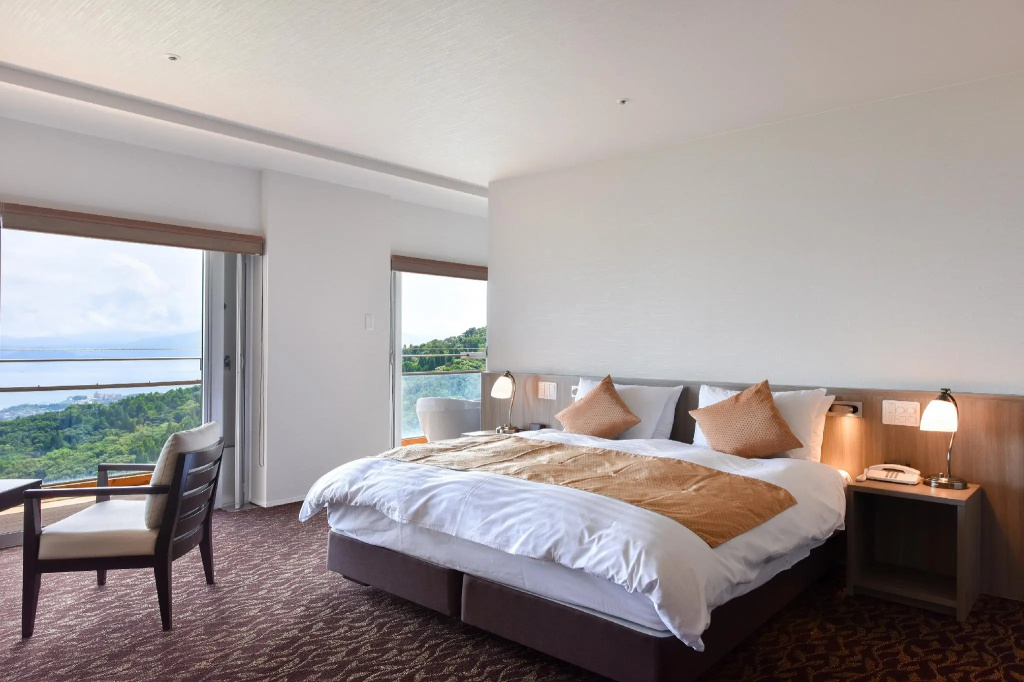 Double Suite (full double bed)
