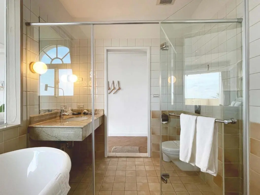 Deluxe Double room with balcony and with sea view (full double bed)