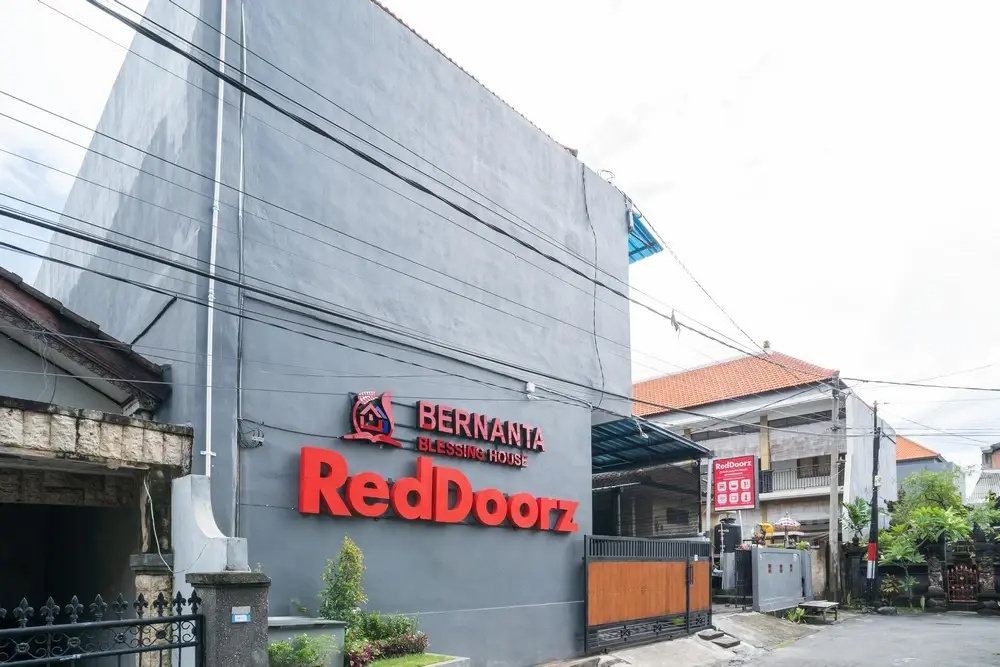RedDoorz @ Jalan Gunung Talang Mahendradatta — фото