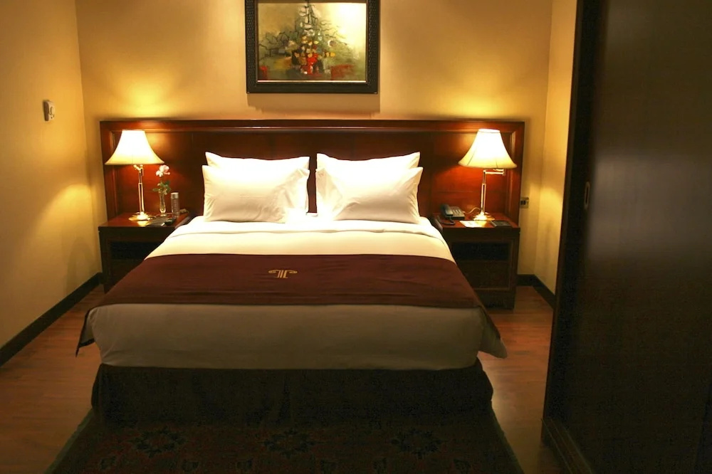 Deluxe Double room (full double bed)