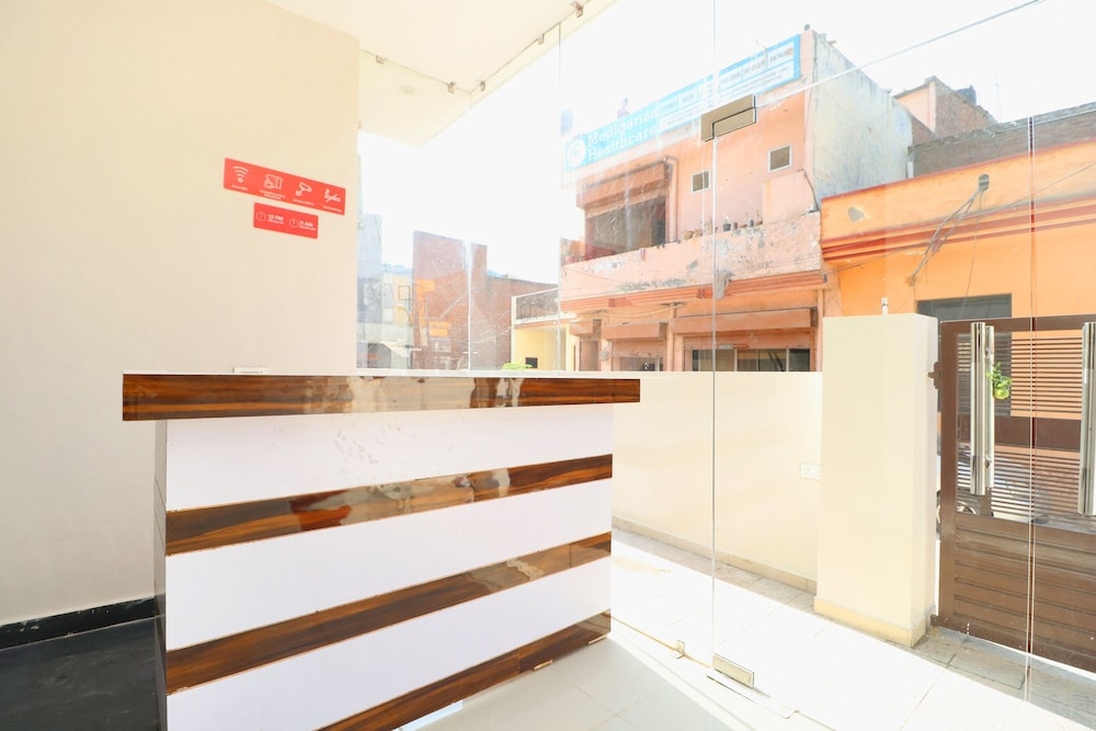 OYO 24142 Hotel Smart King