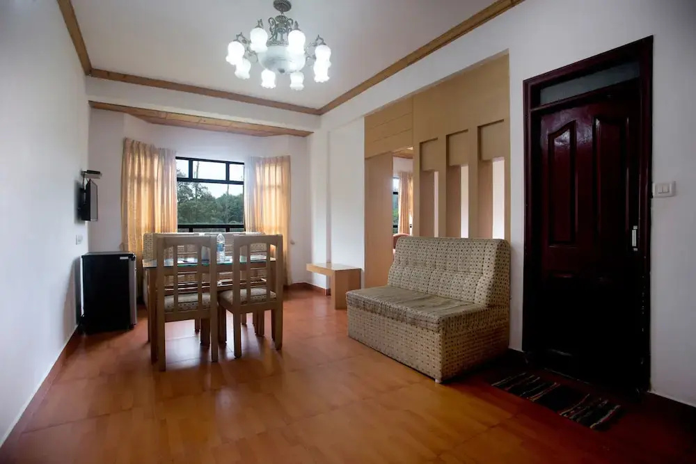 Lobby & Reception