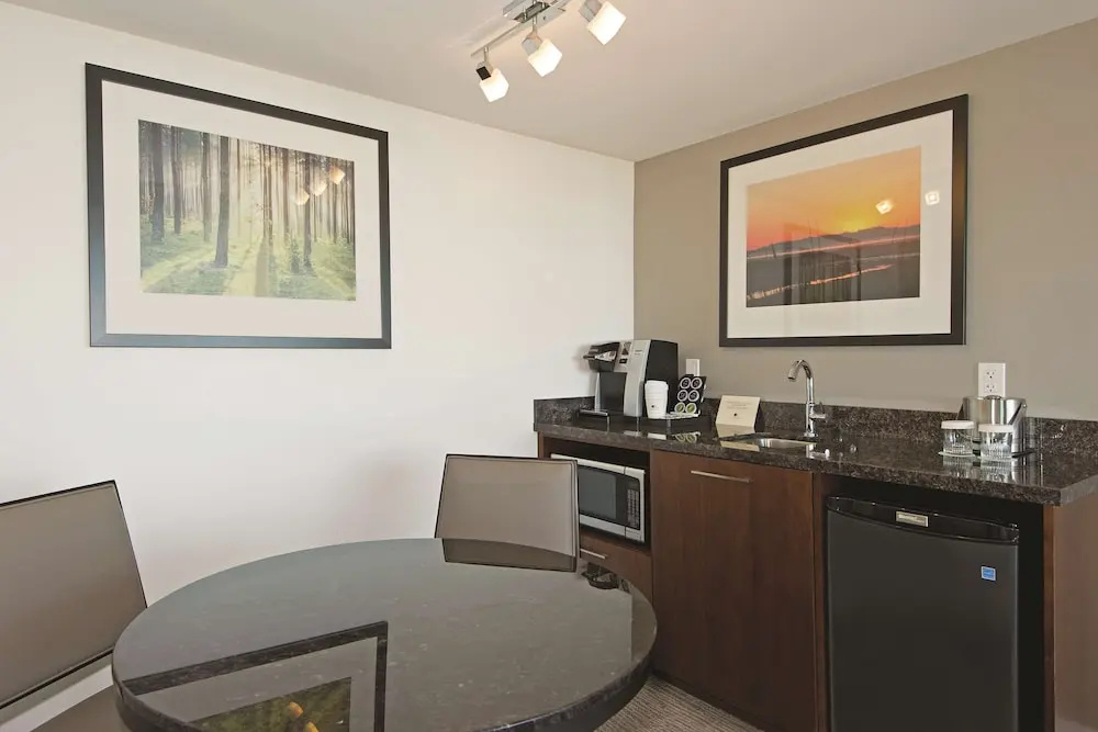 2 Bedrooms Suite
