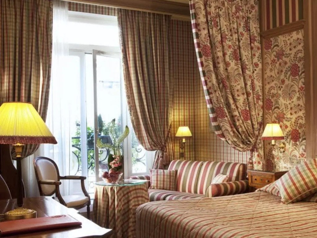 Deluxe Double room (full double bed)