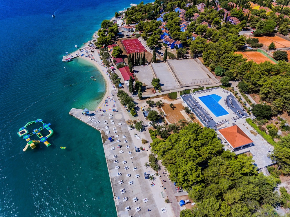 Beach & Waterfront