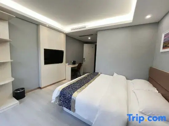 Deluxe Double room (full double bed)