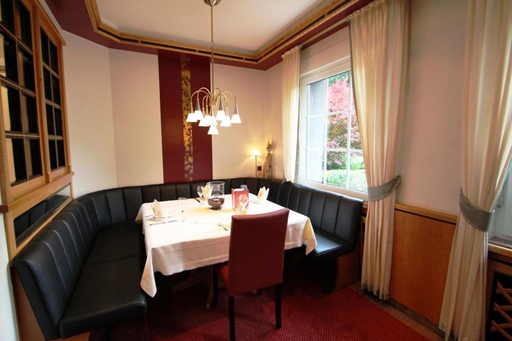 gallery_image_hidden_11