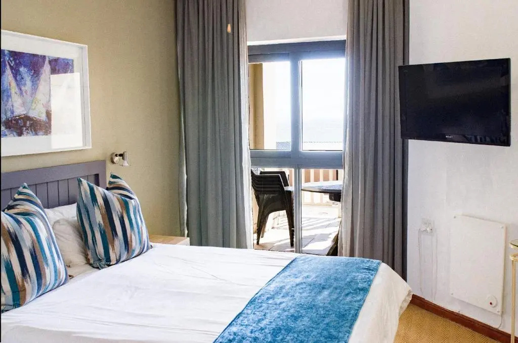 2 Bedrooms Apartment with balcony and with sea view