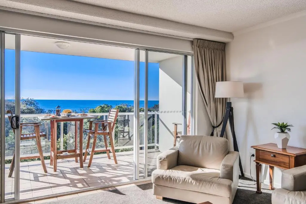 2 Bedrooms Apartment with ocean view