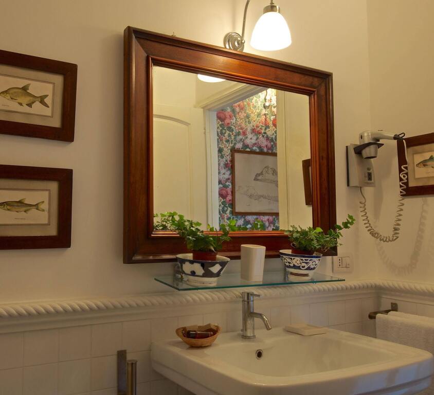 Guest House Arco dei Tolomei by null