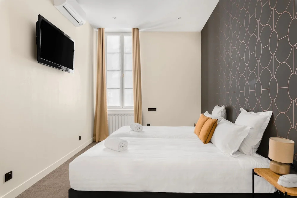 Superior Double room (full double bed)