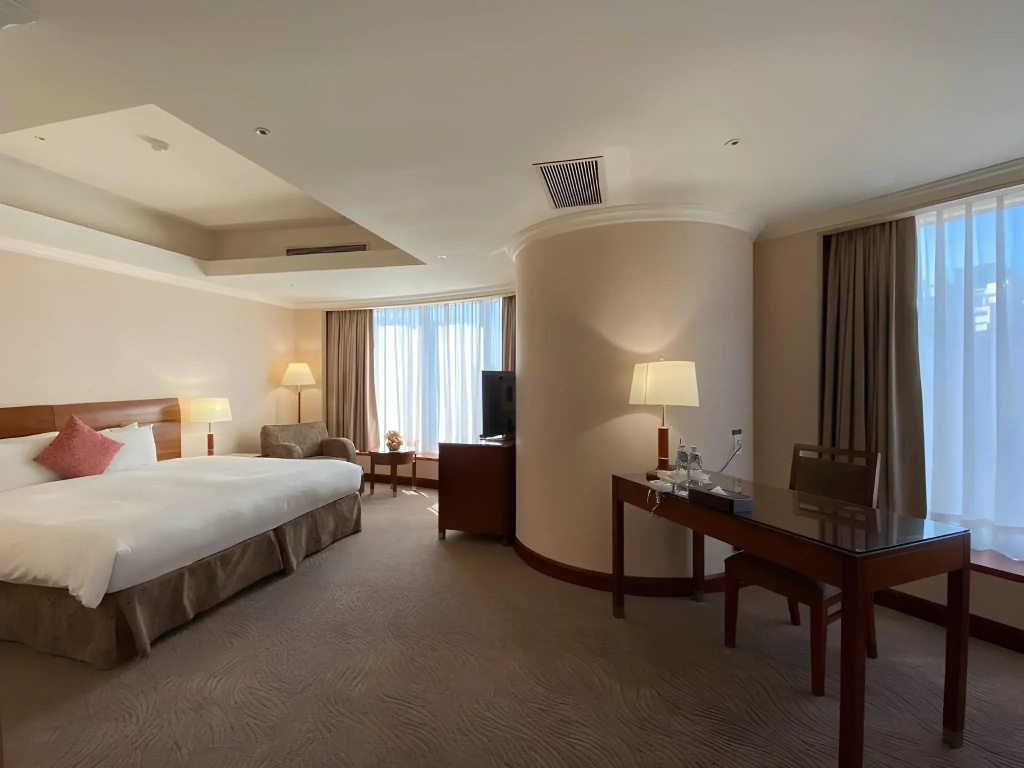 Monarch Plaza Hotel - Général