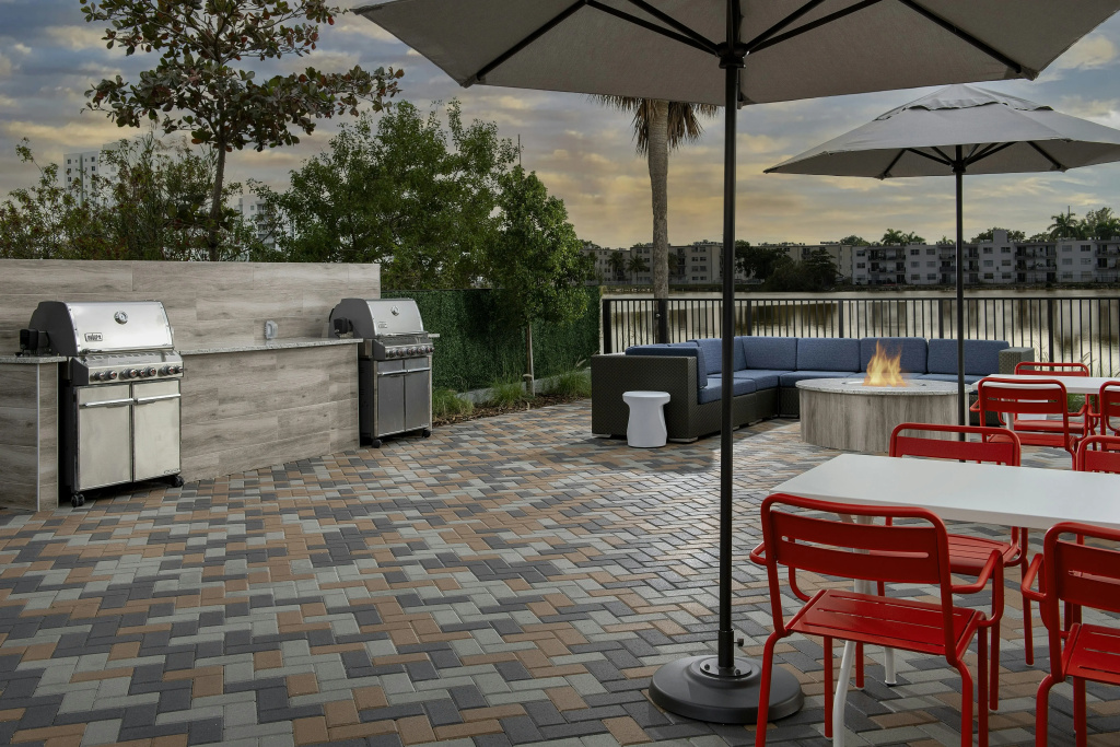 Home2 Suites by Hilton Miami Airport South Blue Lagoon