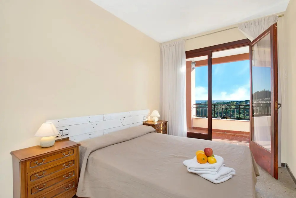 5 Bedrooms Villa