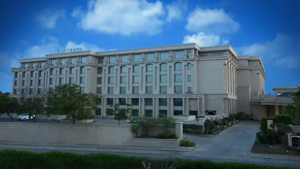 The Grand Luxury Apartment
