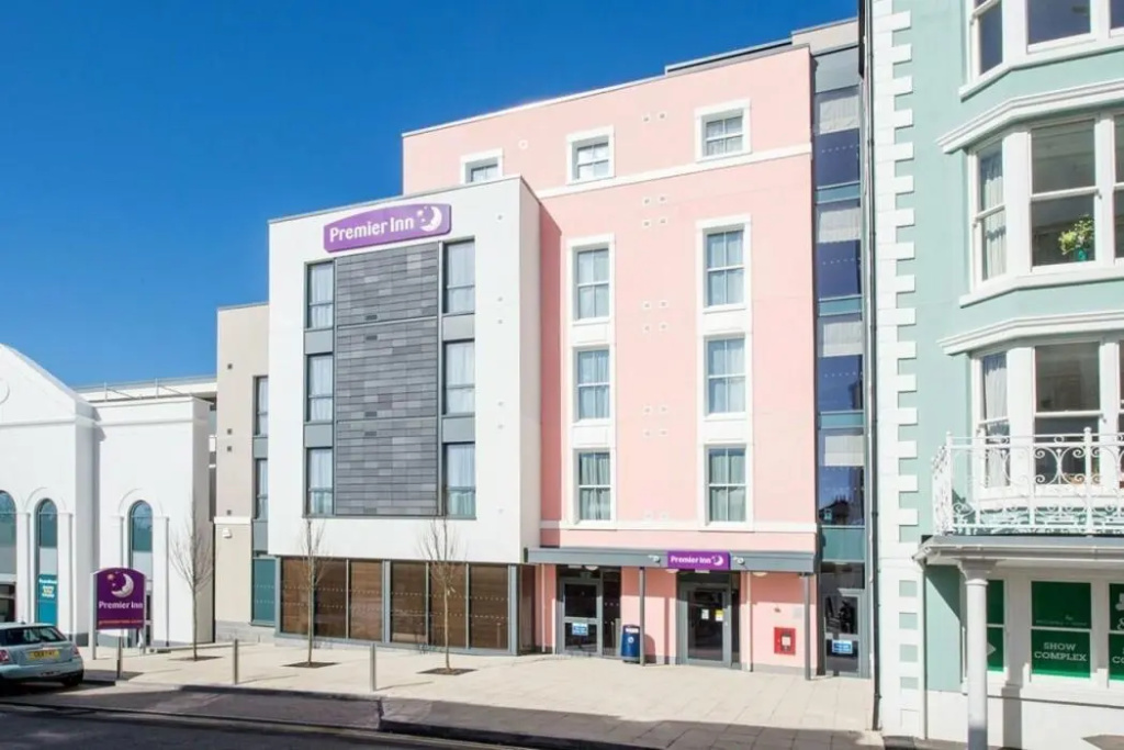 Premier Inn Tenby Town Centre - Chambres