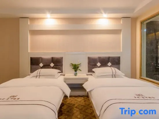 Business Double room (full double bed)