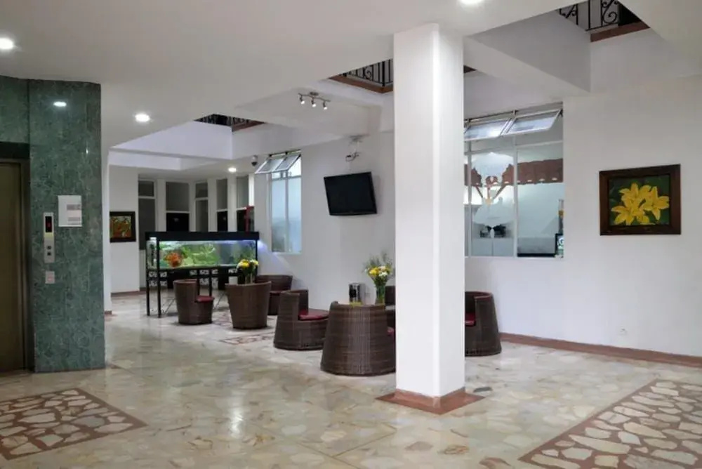 Lobby & Reception