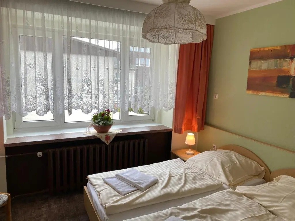 Economy room