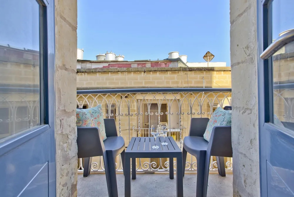 Balcony & Terrace