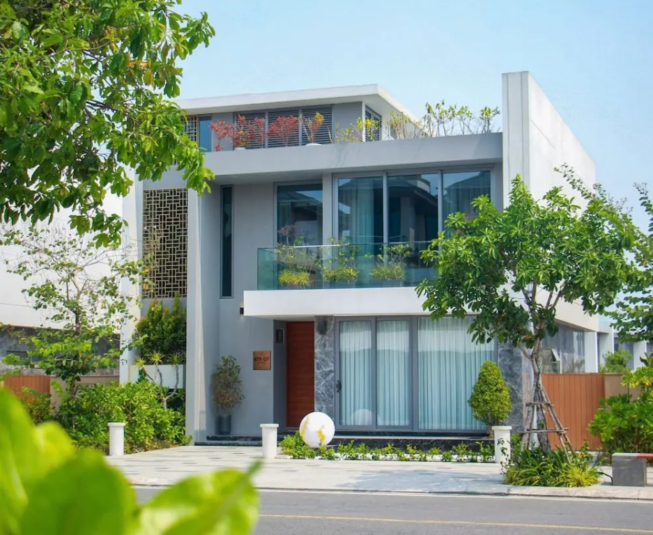 Regal Riverside Villas in Da Nang