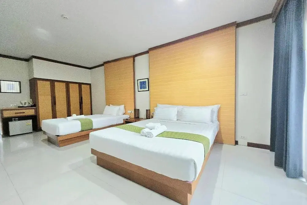 Standard Triple room with balcony