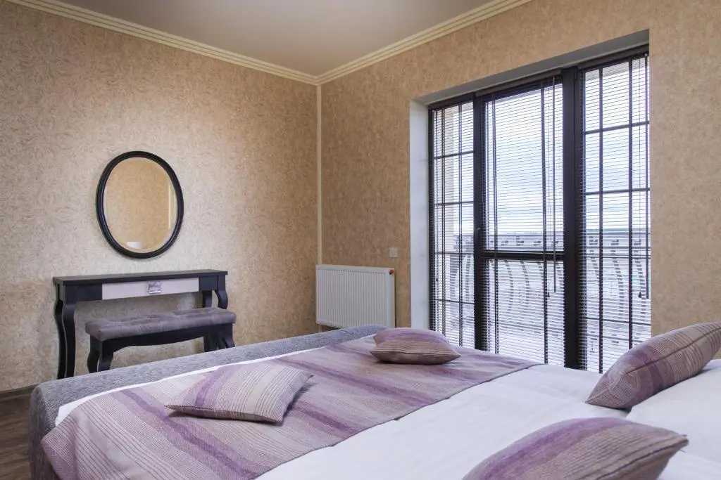 1 Bedroom Suite