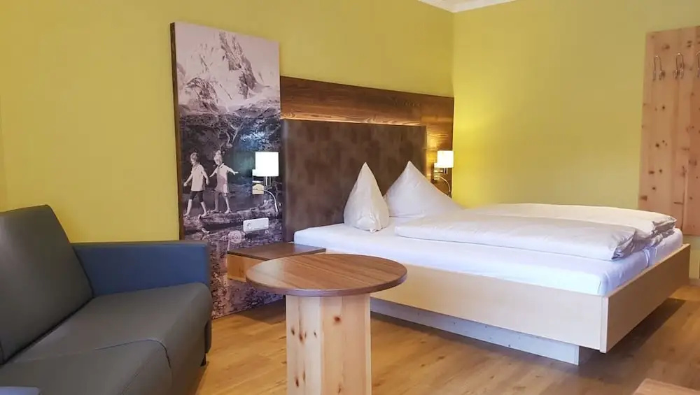 Standard Triple room with balcony