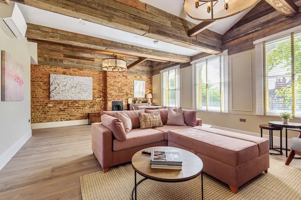 Oak & Poppy Apartments — фото