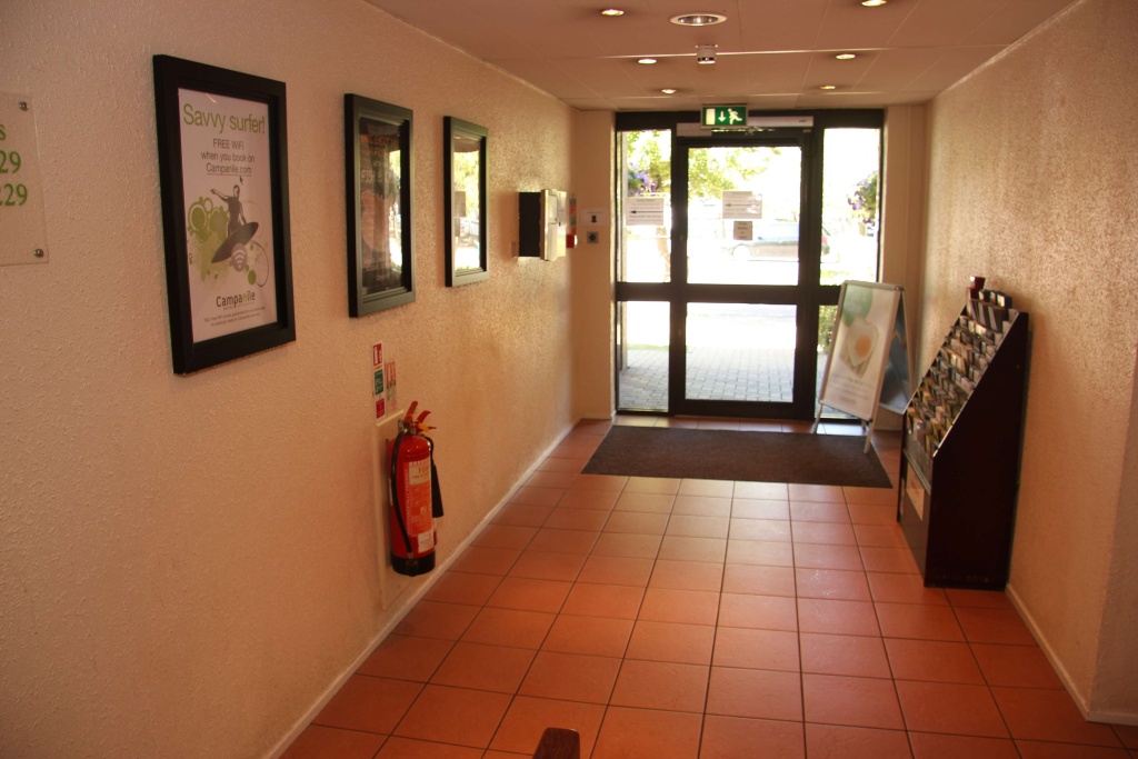 Lobby & Reception