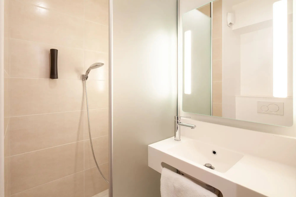 Отель B&B HOTEL Saint-Denis Porte de Paris в Сен-Дени
