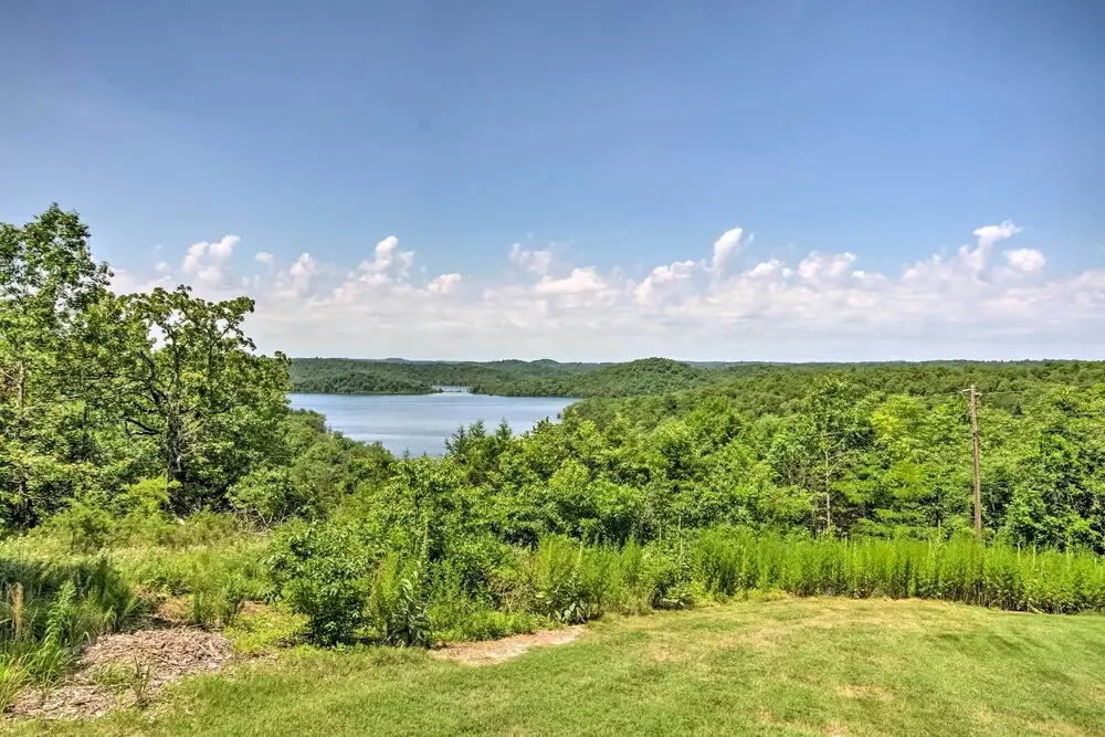 Mountain Home w/ Fire Pit & Norfork Lake Views!
