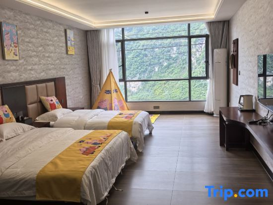 Standard Family room with river view